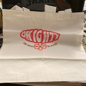 NEW💕Omighty Reusable tote 💕